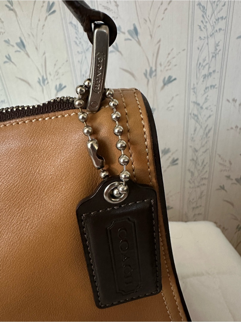 Coach Vintage Monterey Leather Shoulder Bag - Picture 4 of 16